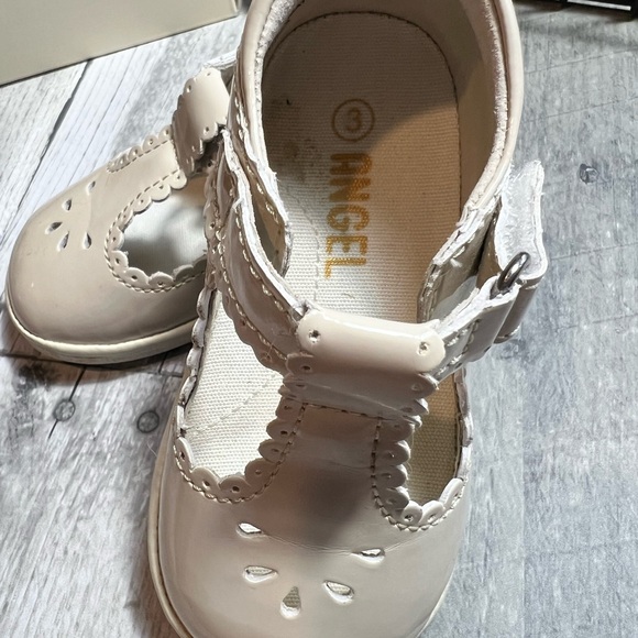 Angel Patent Ivory Sz 3 - Picture 2 of 3